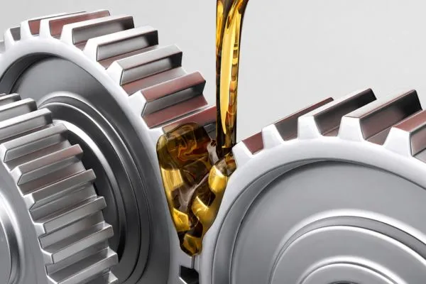 gear oil flowing in enclosed gearbox
